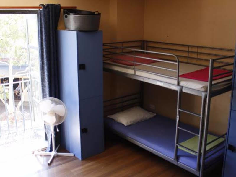 Boardrider Backpackers And Budget Motel Сидни Екстериор снимка